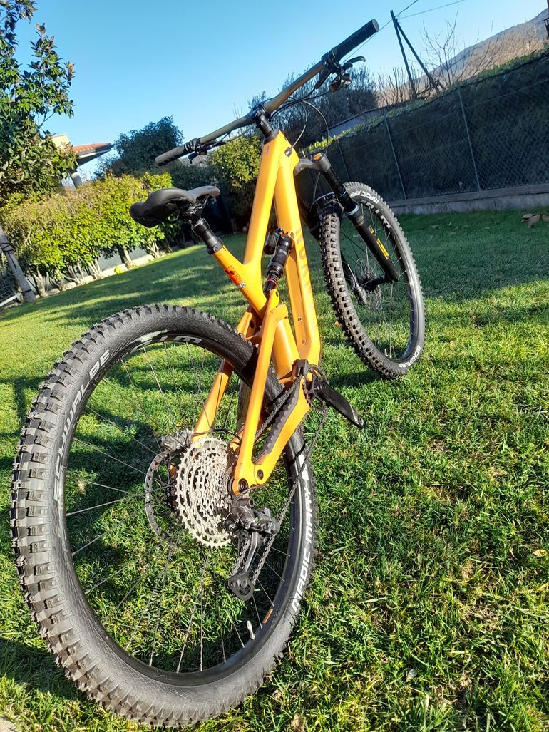 Used Canyon Torque 29 CF 7 2024 2024 Mountainbike, Black, 29 — image 9 of 11