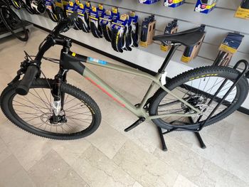 Brugt Orbea ALMA M30 2022 2022 Mountainbike — billede 2 af 5