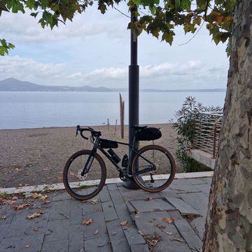 Used Giant Revolt Shimano GRX 2022 Road & Gravel, Green — image 3 of 3
