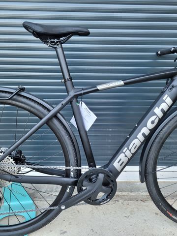 Bianchi e-Impulso Tourer - Deore 2022 2022 Road & Gravel usato, Nero — immagine 4 di 5