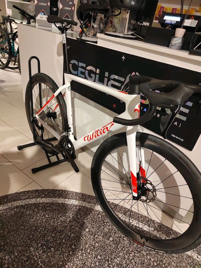 Used Wilier FILANTE SL SHIMANO 105 R7150 Di2 12S 2024 2024 Road & Gravel — image 2 of 3