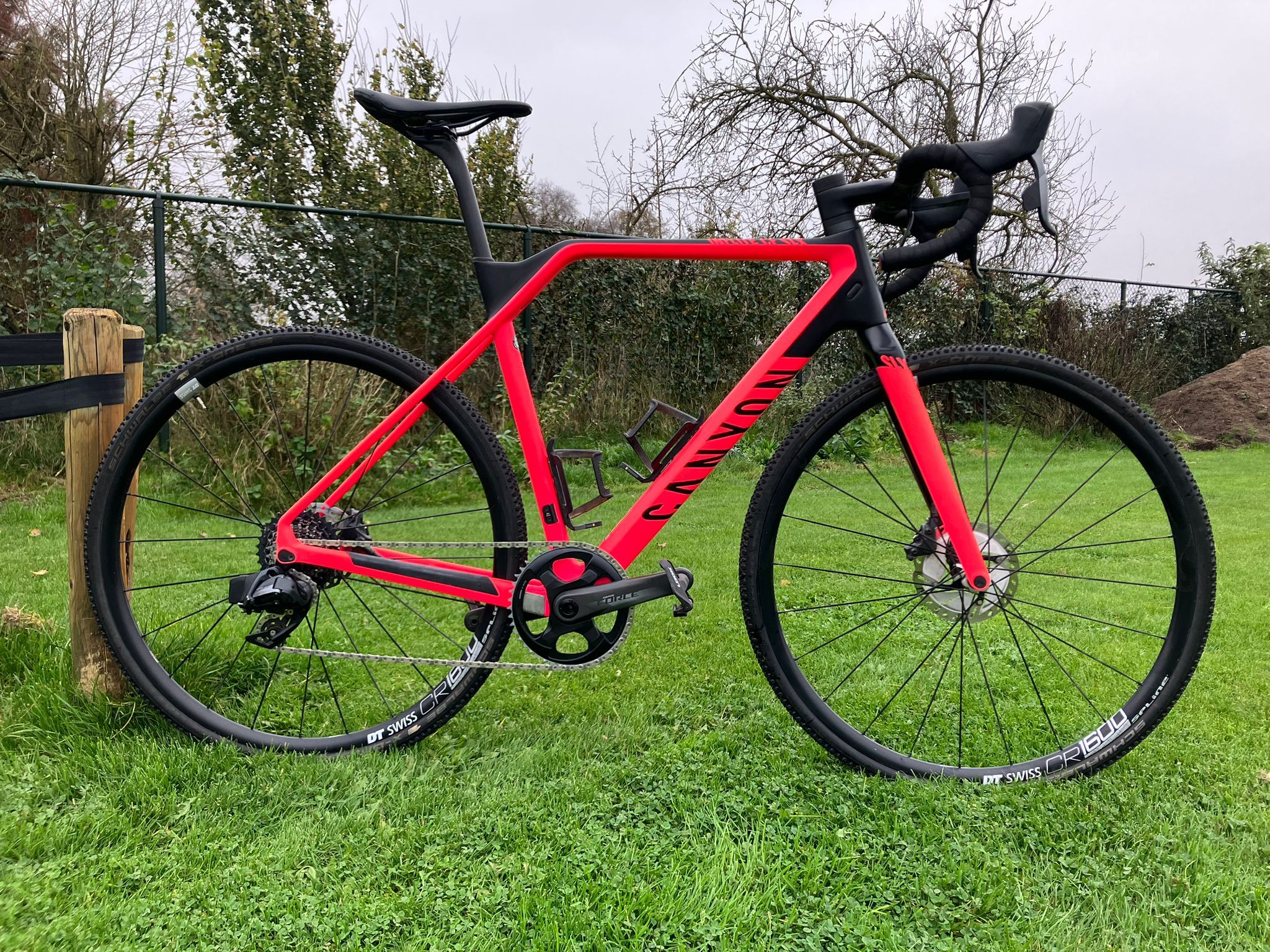 Canyon Inflite CF SLX 9 used in M buycycle CA