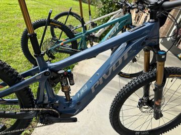 Used Pivot SHUTTLE LT Bosch Race Pro 2025 2025 Mountainbike, Blue — image 4 of 6