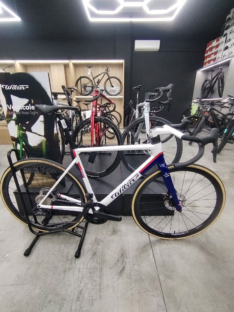 Used Wilier VERTICALE SLR 2024 Road & Gravel, Weiß — image 10 of 17