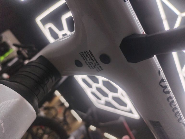 Used Wilier VERTICALE SLR 2024 Road & Gravel, Weiß — image 13 of 17