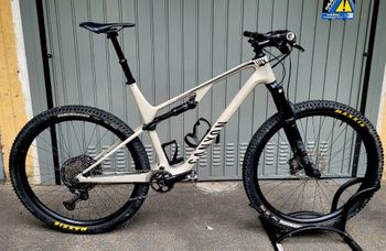 Used Canyon Lux Trail CF 7 2022 2022 Mountainbike, Light Gray, 29 — image 1 of 5
