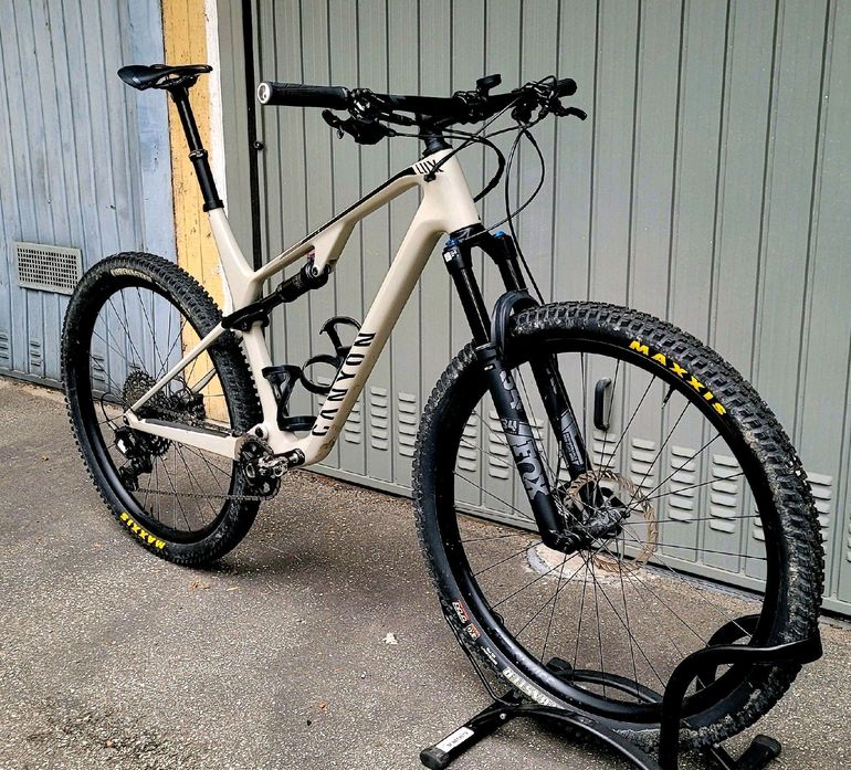 Used Canyon Lux Trail CF 7 2022 2022 Mountainbike, Light Gray, 29 — image 5 of 5