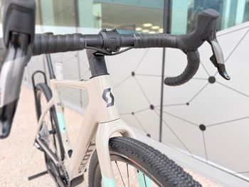 Used Scott Solace Gravel eRIDE 30 2024 2024 Road & Gravel, Light Gray — image 13 of 14