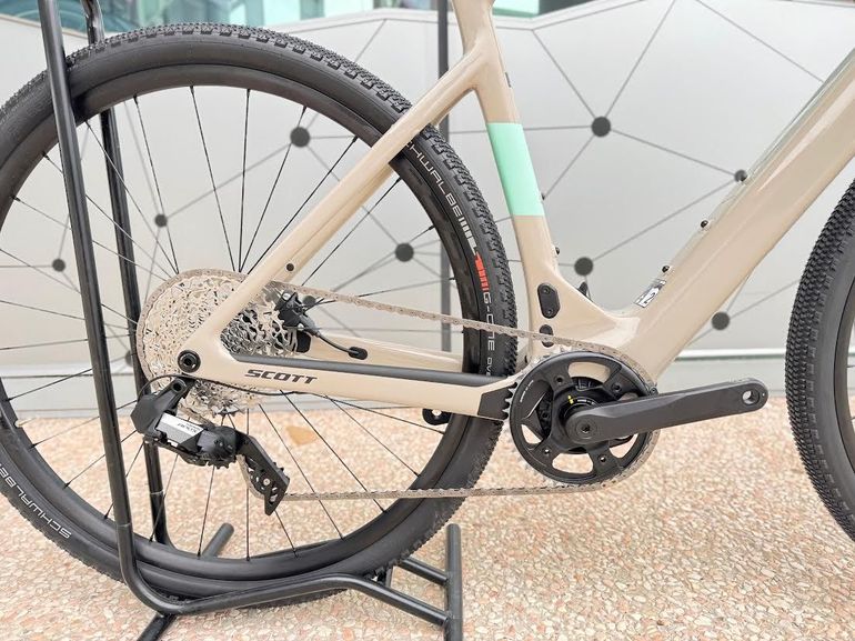 Used Scott Solace Gravel eRIDE 30 2024 2024 Road & Gravel, Light Gray — image 3 of 14