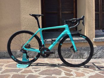 Used Bianchi Infinito Ultegra Di2 2023 2023 Road & Gravel, Blue — image 1 of 4
