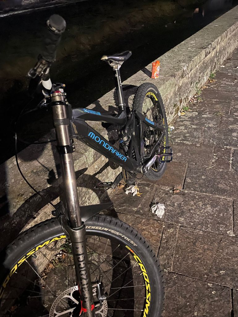 Used Mondraker Sum 2016 Mountainbike, Black, 26 — image 4 of 7