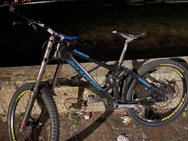 Used Mondraker Sum 2016 Mountainbike, Black, 26 — image 5 of 7