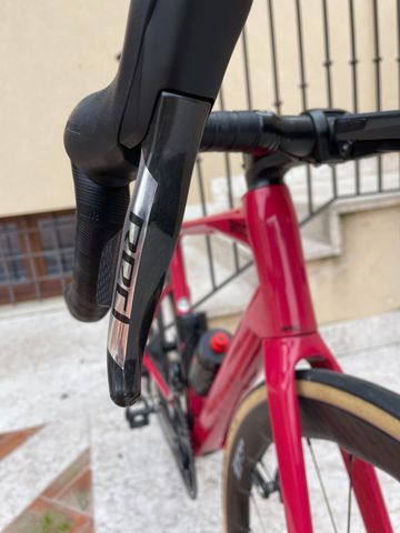 BMC Roadmachine 01 ONE P2P 2022 2022 Road & Gravel de segunda mano, Rojo — imagen 5 de 7