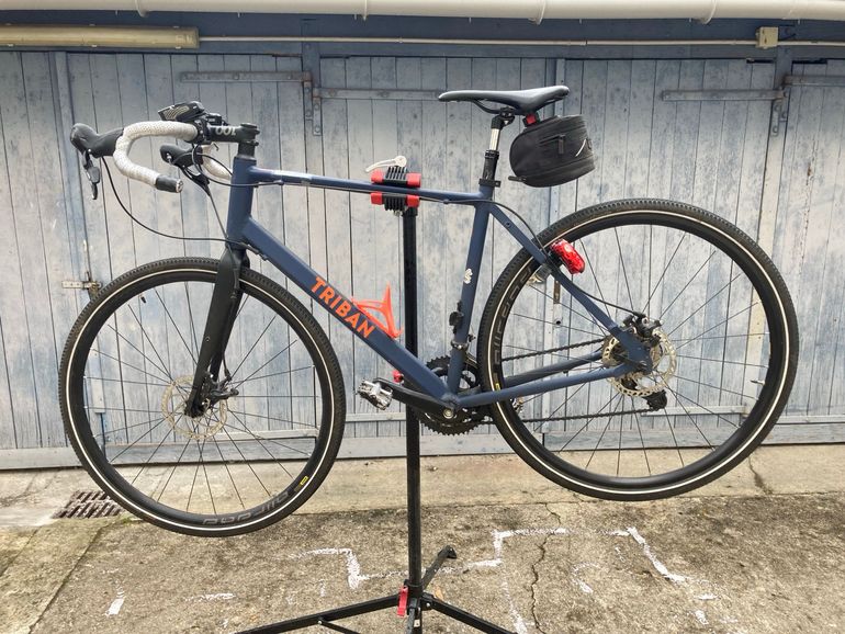 Used TRIBAN RC120 Disc Road Bike 2020 2020 Road & Gravel — image 1 of 8