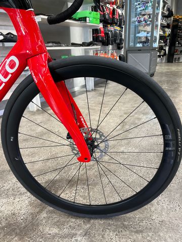 Brugt Pinarello X3 Shimano 105 Di2 2024 Road & Gravel — billede 9 af 10
