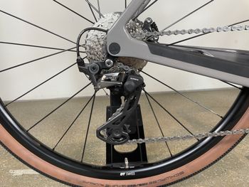 Used Canyon Grizl CF SL 8 Suspension 2022 Road & Gravel — image 2 of 9