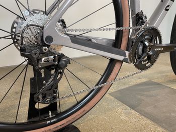 Used Canyon Grizl CF SL 8 Suspension 2022 Road & Gravel — image 9 of 9