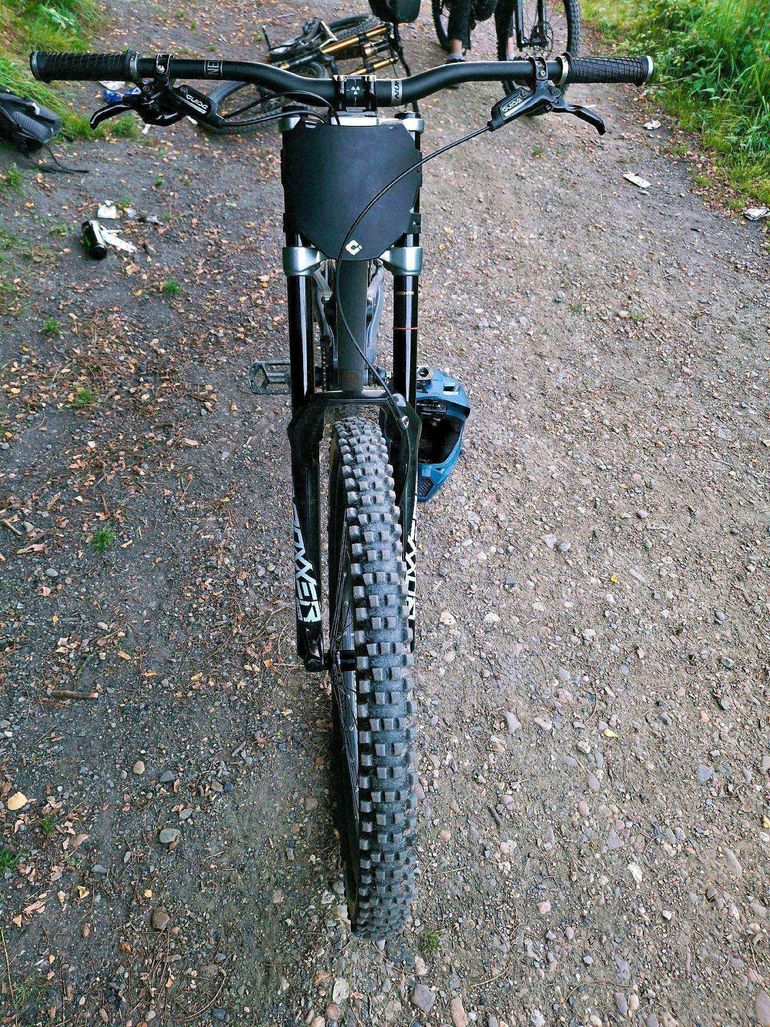 Used Nukeproof Dissent 290 Comp 2022 2022 Mountainbike, Black, 29 — image 4 of 4