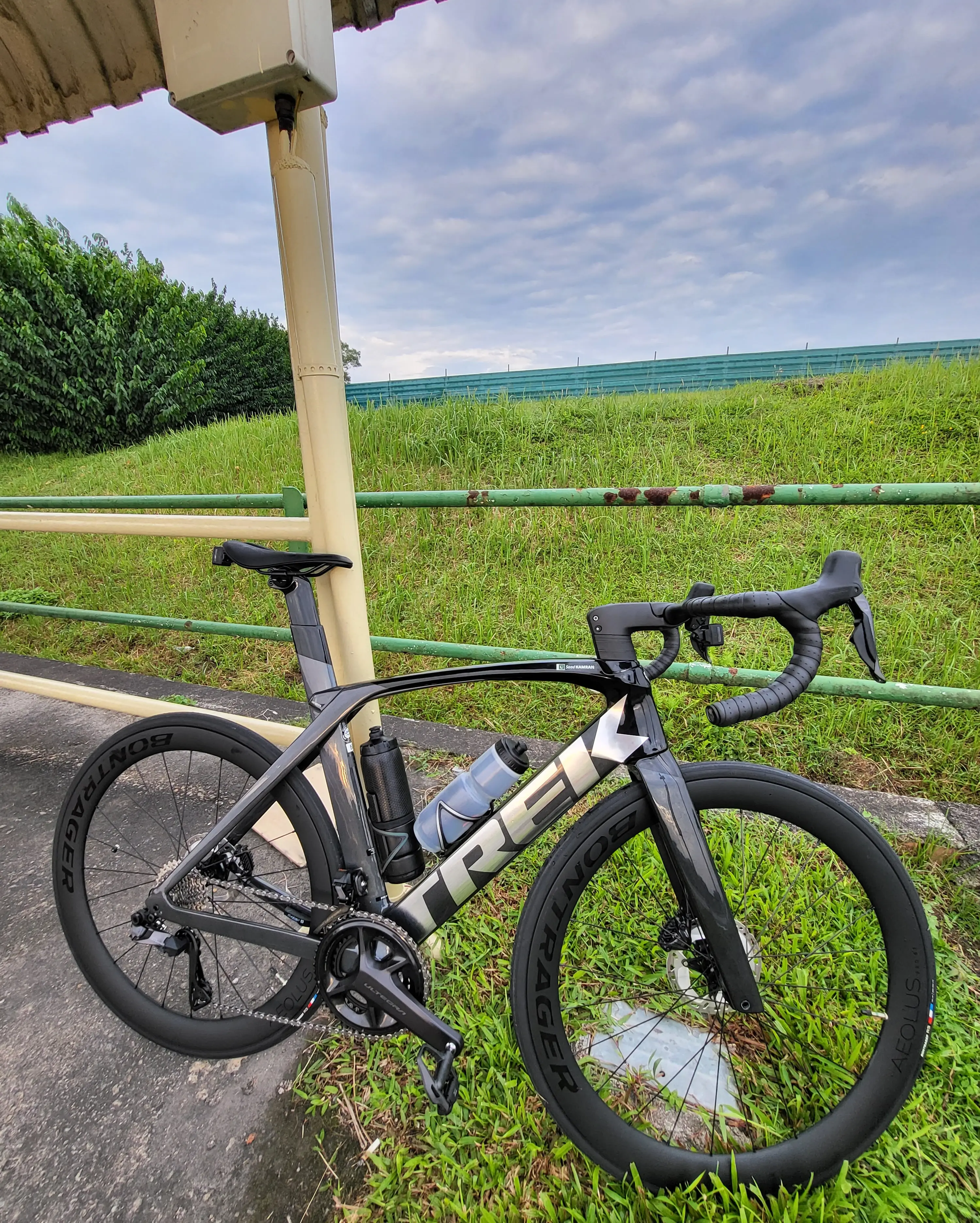 Trek Madone SLR 7 used in 56 cm buycycle Greece