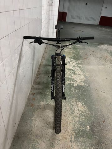 Tweedehands Canyon Lux Trail CF 6 2023 2023 Mountainbike — afbeelding 3 van 7
