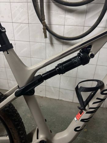 Used Canyon Lux Trail CF 6 2023 2023 Mountainbike, Light Gray, 29 — image 12 of 14