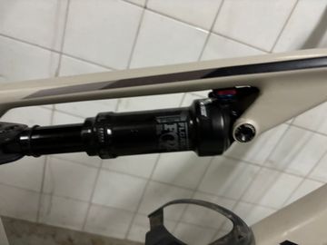 Tweedehands Canyon Lux Trail CF 6 2023 2023 Mountainbike — afbeelding 6 van 7