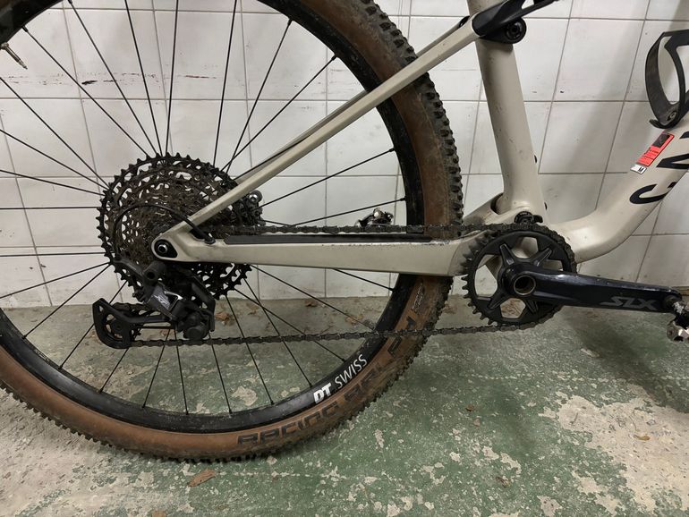 Used Canyon Lux Trail CF 6 2023 2023 Mountainbike, Light Gray, 29 — image 4 of 14