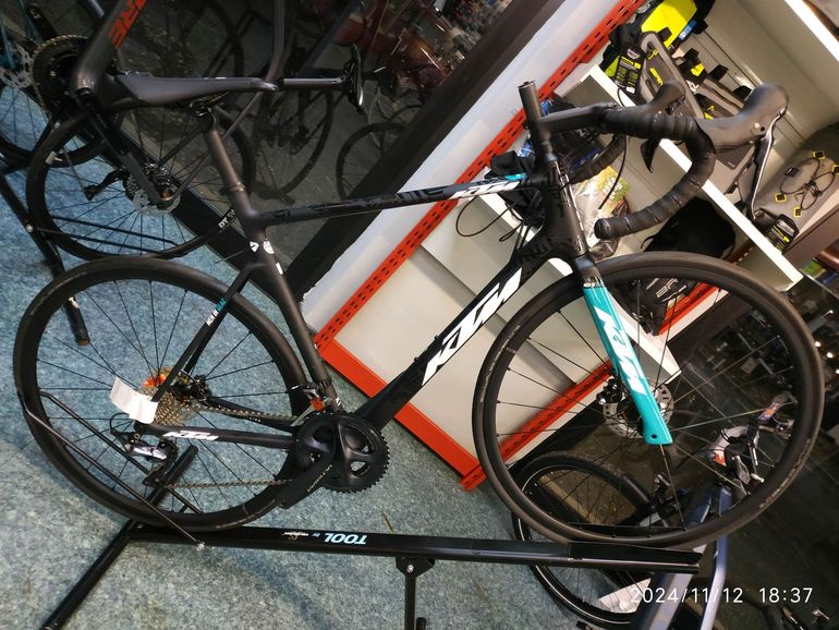 Used KTM REVELATOR ALTO ELITE 2022 2022 Road & Gravel, Black — image 2 of 5