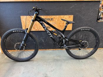 Gebrauchtes Pivot PHOENIX 29 Pro Saint 2023 2023 Mountainbike, Schwarz, 29 — Bild 8 von 9