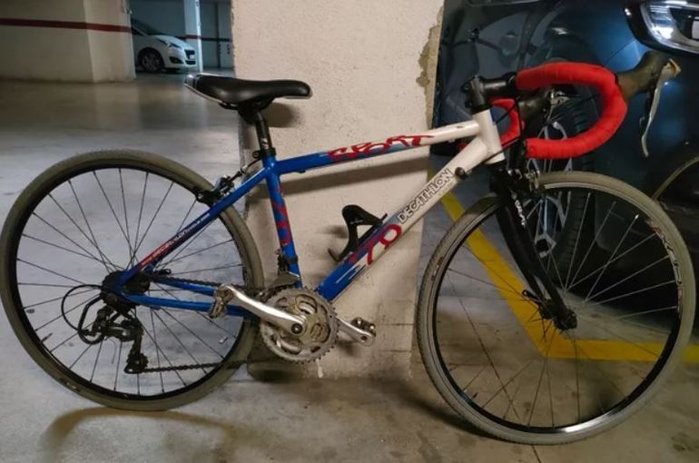 Used DECATHLON 7.0 Sport 2002 Road & Gravel, Blau — image 1 of 9