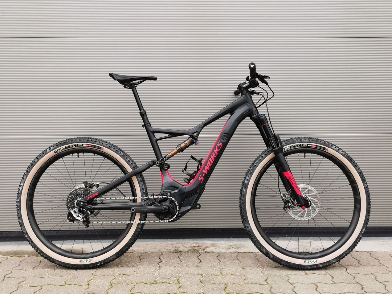 Specialized S Works Turbo Levo FSR Roval Carbon XX1 Onza Canis used in L buycycle