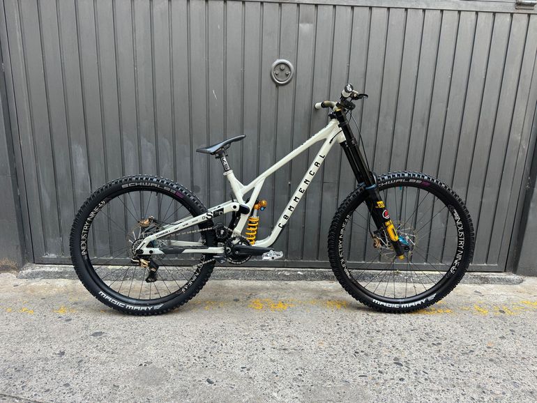 自転車本体 commencal supreme dh SUPREME DH 29 RACE | COMMENCAL