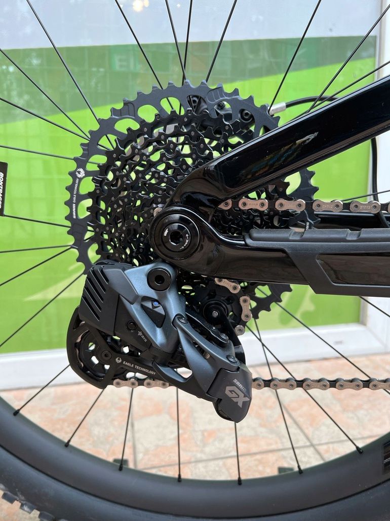 Used Trek Fuel EX 9.8 GX AXS Gen 6 2023 Mountainbike — image 4 of 12