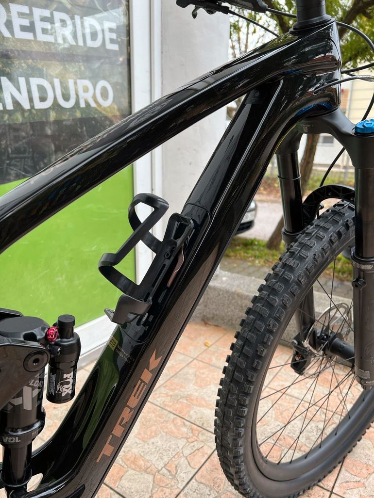 Used Trek Fuel EX 9.8 GX AXS Gen 6 2023 Mountainbike — image 8 of 12