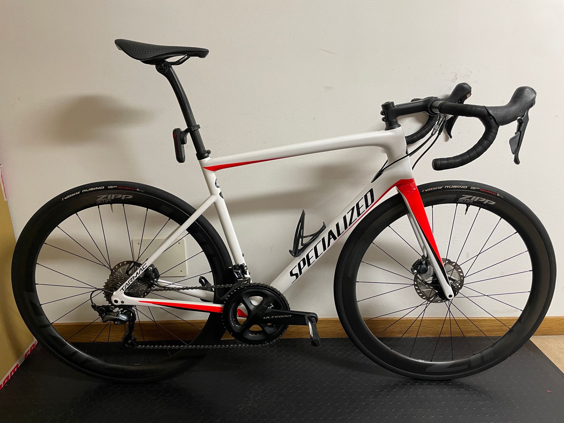 Specialized Tarmac SL6 Disc Comp Ultegra Di2 used in L buycycle