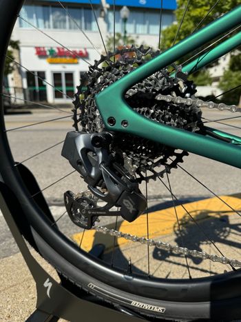 Used Specialized Diverge STR Expert 2024 2024 Road & Gravel, Verde — image 2 of 4