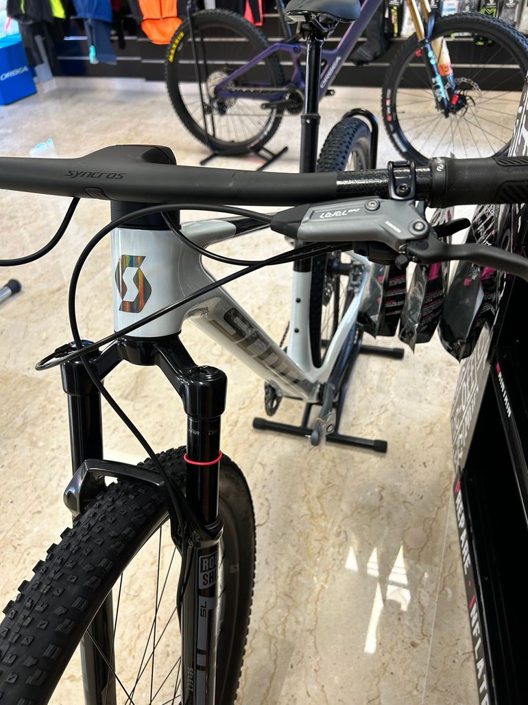 Used Scott Scale RC Team Issue 2025 Mountainbike, Black, 29 — image 9 of 9