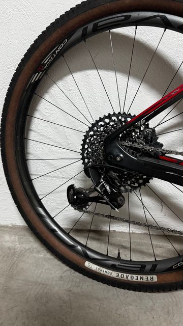 Specialized Stumpjumper SRAM GX Eagle 2016 Mountainbike usato, Nero — immagine 5 di 5