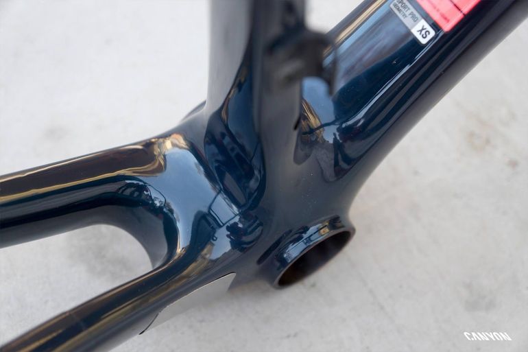Used Canyon Ultimate CF SLX 8.0 Di2 2020 Frameset 2020 Road & Gravel, Nero — image 11 of 15