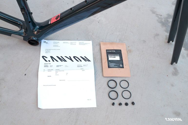 Used Canyon Ultimate CF SLX 8.0 Di2 2020 Frameset 2020 Road & Gravel, Nero — image 15 of 15