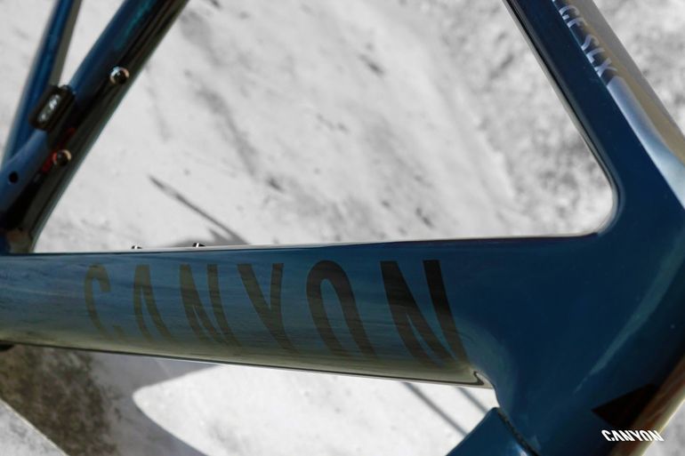 Used Canyon Ultimate CF SLX 8.0 Di2 2020 Frameset 2020 Road & Gravel, Nero — image 9 of 15