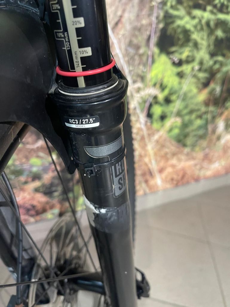 Used Specialized Stumpjumper FSR Comp Carbon 650b 2016 2016 Mountainbike — image 10 of 12