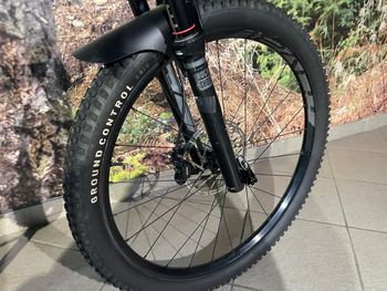 Used Specialized Stumpjumper FSR Comp Carbon 650b 2016 2016 Mountainbike — image 7 of 12