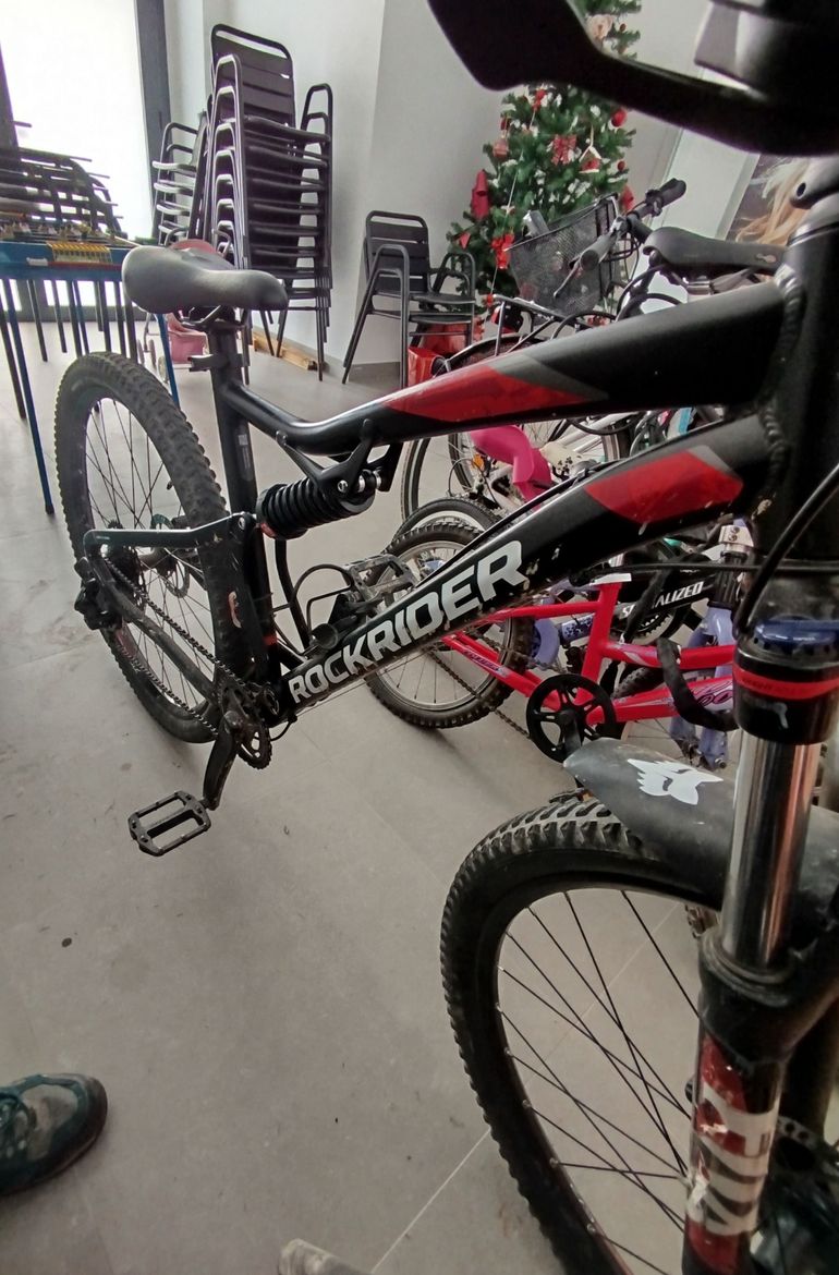ROCKRIDER 27.5" Full Suspension Mountain Bike ST 530 S 2020 2020 Mountainbike usato, Nero — immagine 1 di 3