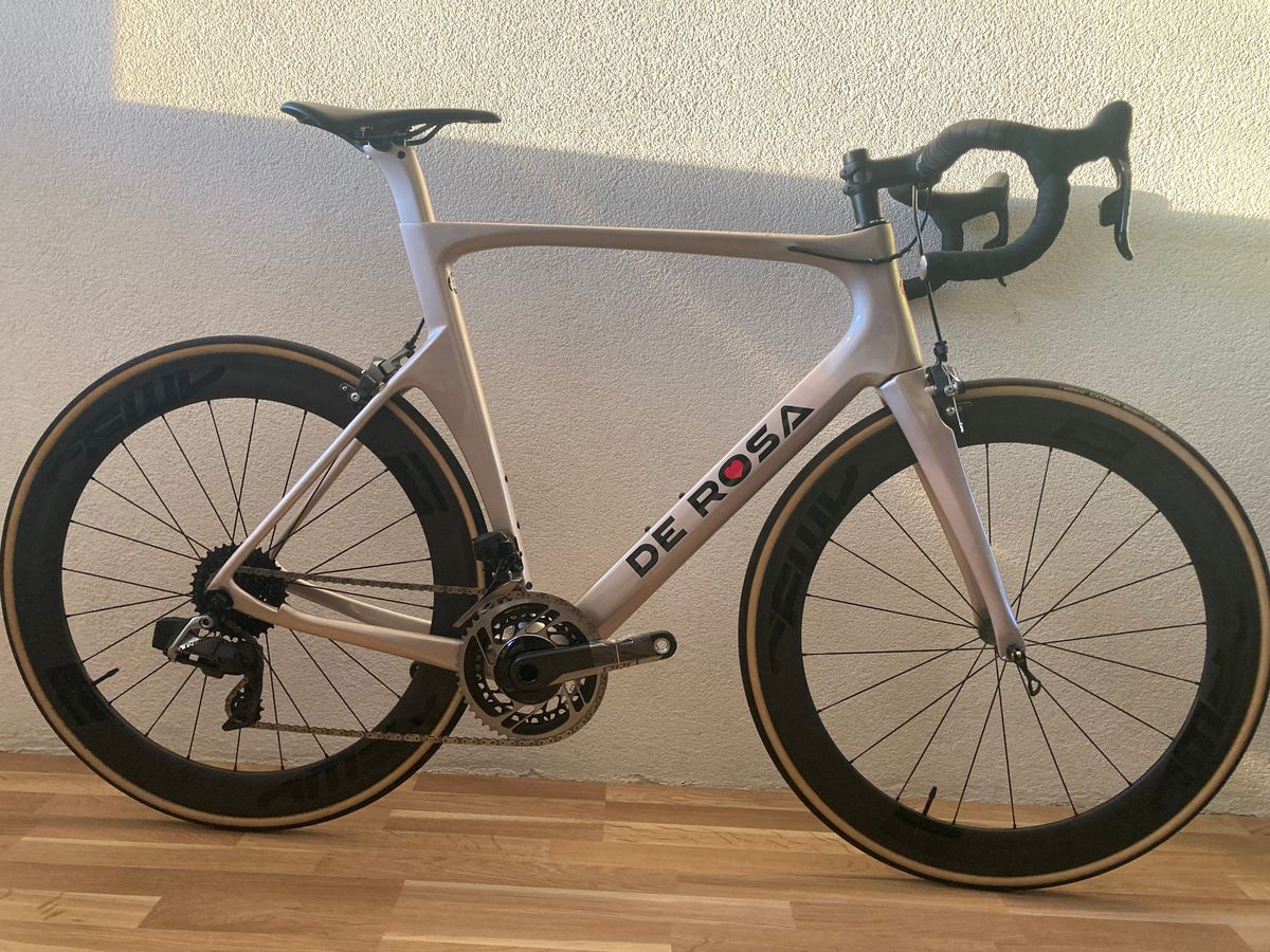DE ROSA50 sk pininfarina 最新ULTEGRA Di2 5550a095-56f9-4b79-aa29-
