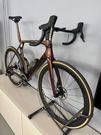 Used TREK Madone SLR 8 AXS Gen 8 2024 Road & Gravel, Black — image 3 of 6