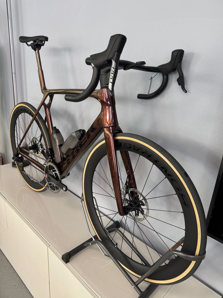 Used TREK Madone SLR 8 AXS Gen 8 2024 Road & Gravel, Black — image 3 of 6