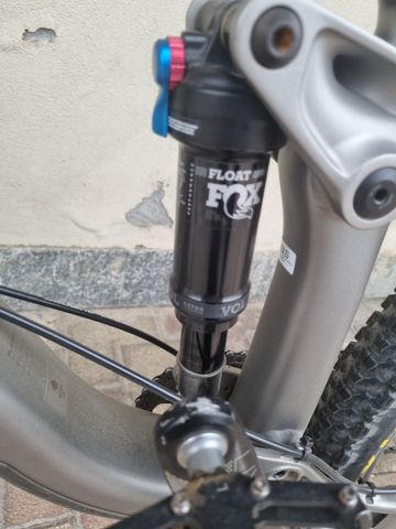 Trek Fuel EX 7 29 2019 2019 Mountainbike usato, Grigio chiaro — immagine 7 di 7
