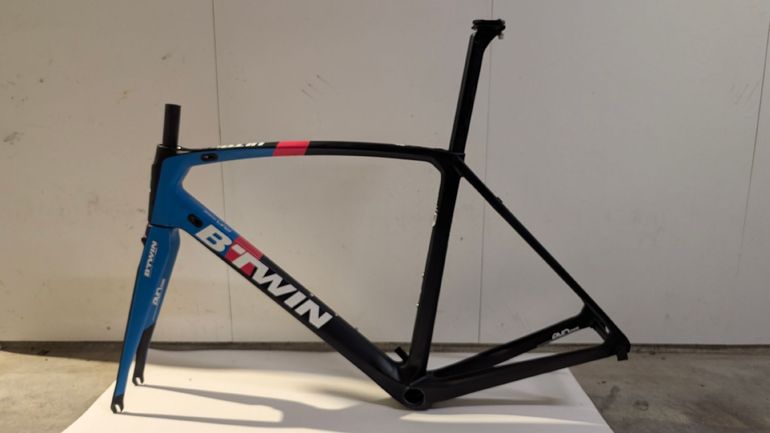 Used B’TWIN ULTRA 920 CF Frameset 2019 Road & Gravel, Black — image 1 of 6