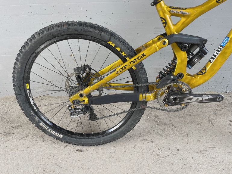 Commencal supreme dh v3 26 used in S Black Friday Deals buycycle NO